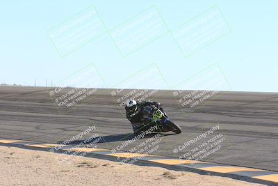 media/Nov-17-2024-CVMA (Sun) [[1fec520723]]/Race 11-Amateur Supersport Open/